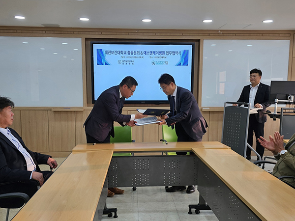 b5b372f3995aa618e6d33c3d6dd9884d_1767941771_4264.jpg b5b372f3995aa618e6d33c3d6dd9884d_1767941771_4264.jpg